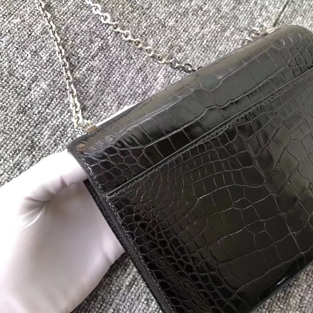 Hermès(爱马仕)定制款!Verrou17.5cm 手枪包 Alligator shiny 亮面鳄鱼 ck89 黑色 noir 银扣-拉尔森鳄鱼皮具定制 - 爱马仕包包官网 Hermès(爱马仕)定制款!Verrou17.5cm 手枪包 Alligator shiny 亮面鳄鱼 ck89 黑色 noir 银扣