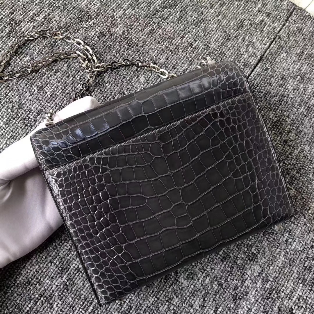 Hermès(爱马仕)定制款!Verrou17.5cm 手枪包 Alligator shiny 亮面鳄鱼 ck88 石墨灰 graphite 银扣-拉尔森鳄鱼皮具定制 - 爱马仕包包官网 Hermès(爱马仕)定制款!Verrou17.5cm 手枪包 Alligator shiny 亮面鳄鱼 ck88 石墨灰 graphite 银扣