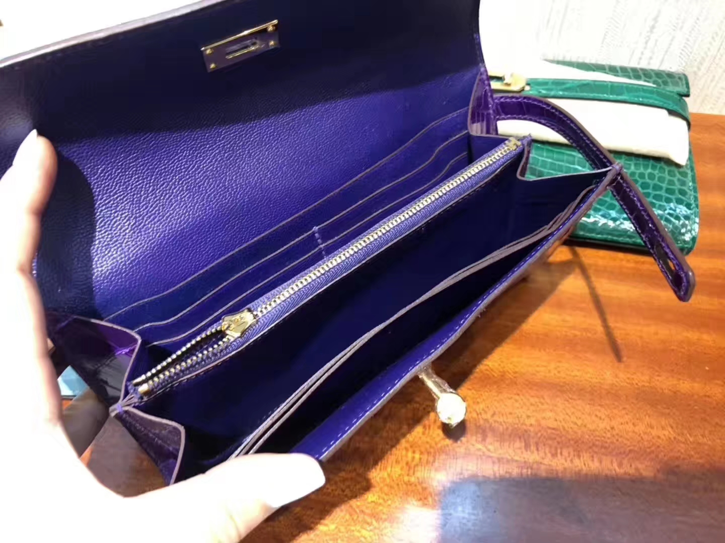 Hermès（爱马仕）Kelly wallet Alligator shiny 5L 极度紫 金扣 超美 钱夹 手包 容量较大