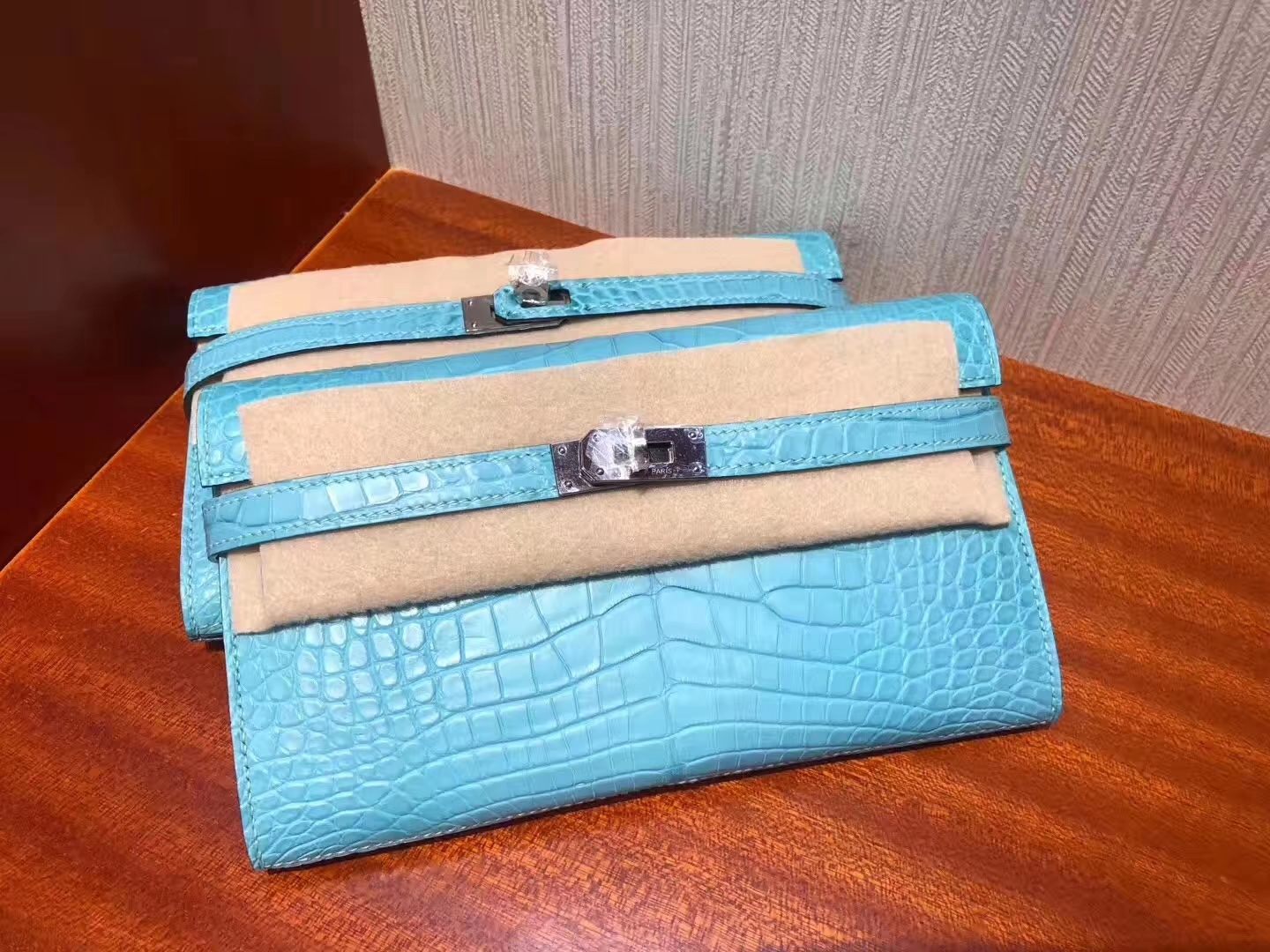 Hermès（爱马仕）Kelly wallet Alligator matt 3Z 圣西尔蓝 银扣 纯粹的蓝色 超美 钱夹 手包