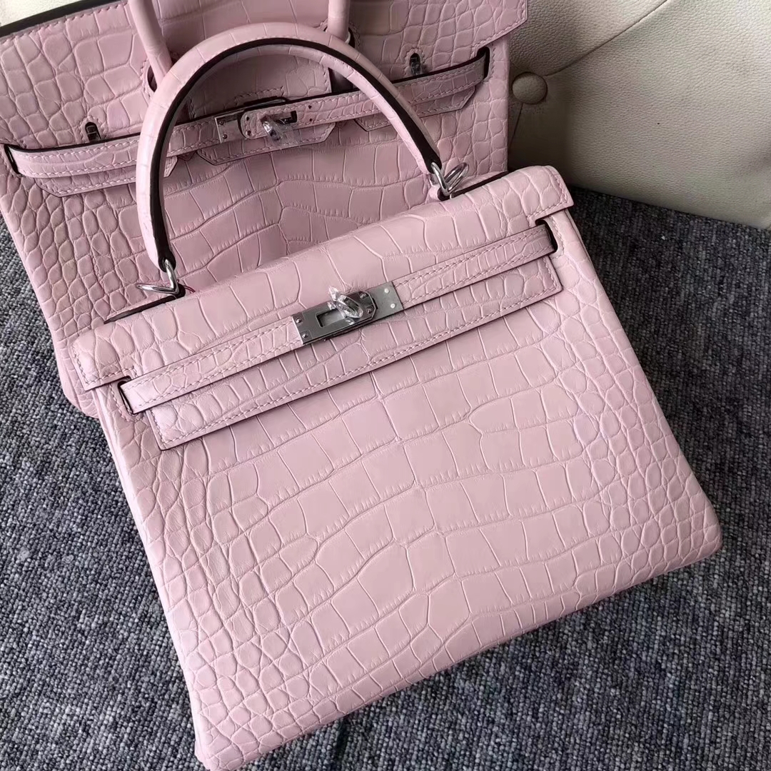 Hermès（爱马仕）Kelly 凯莉包 Alligator matt 雾面鳄鱼 芭比粉 银扣 浅浅的粉 小可爱 25cm现货