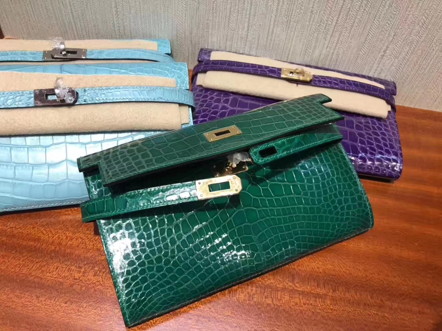 Hermès（爱马仕）Kelly wallet Alligator shiny 6Ｑ 翡翠绿 金扣 超美 钱夹 手包