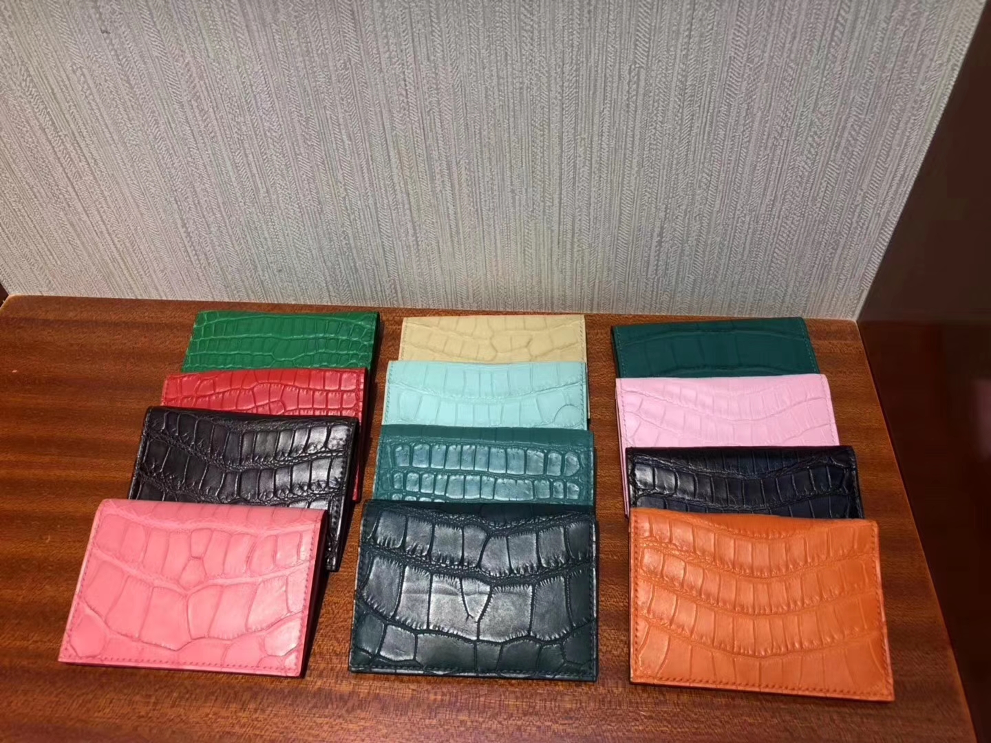 Hermès（爱马仕）卡包 小巧精致 男女通用 哑光现货颜色多多