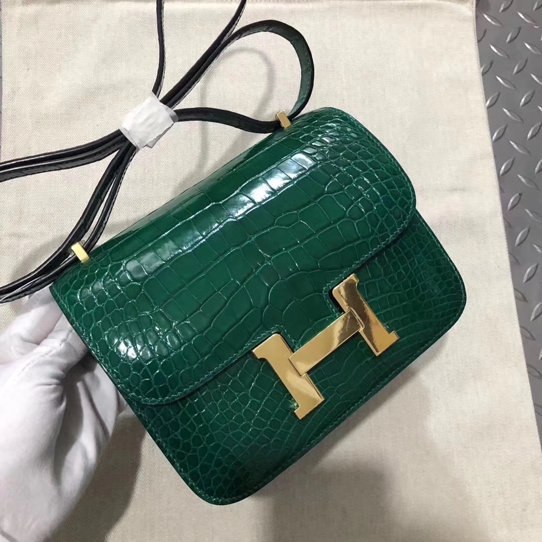 Hermès（爱马仕）Constance 空姐包 亮面方块 美洲鳄鱼 crocodile 6Q翡翠绿 金扣 19cm 现货