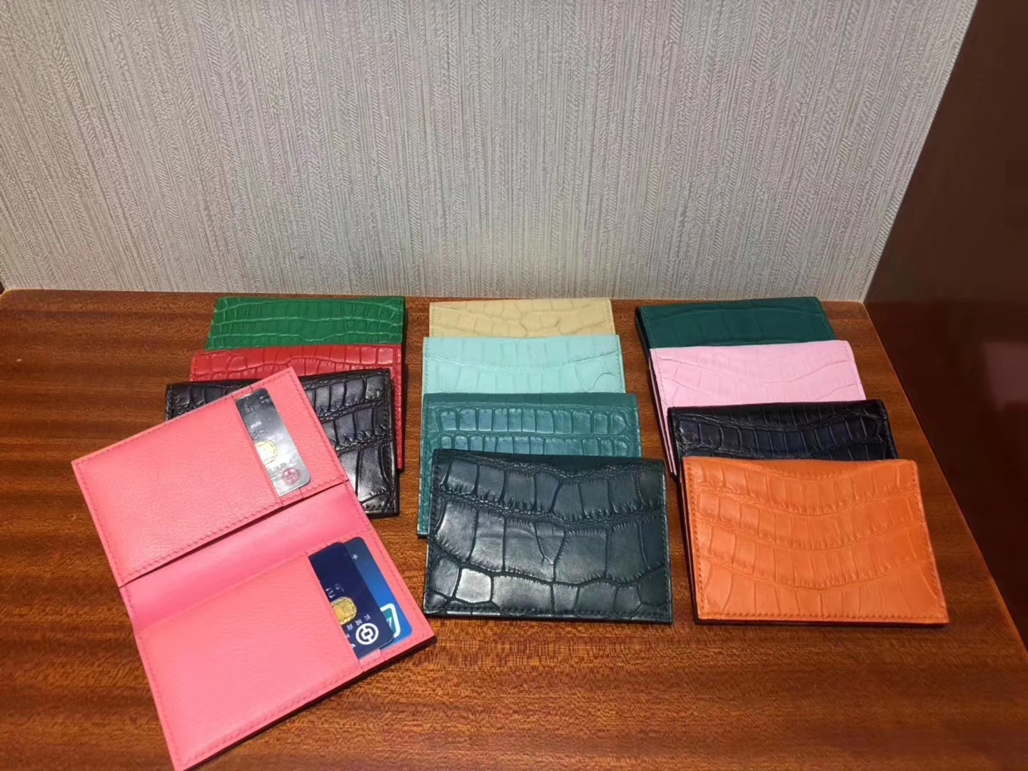 Hermès（爱马仕）卡包 小巧精致 男女通用 哑光现货颜色多多