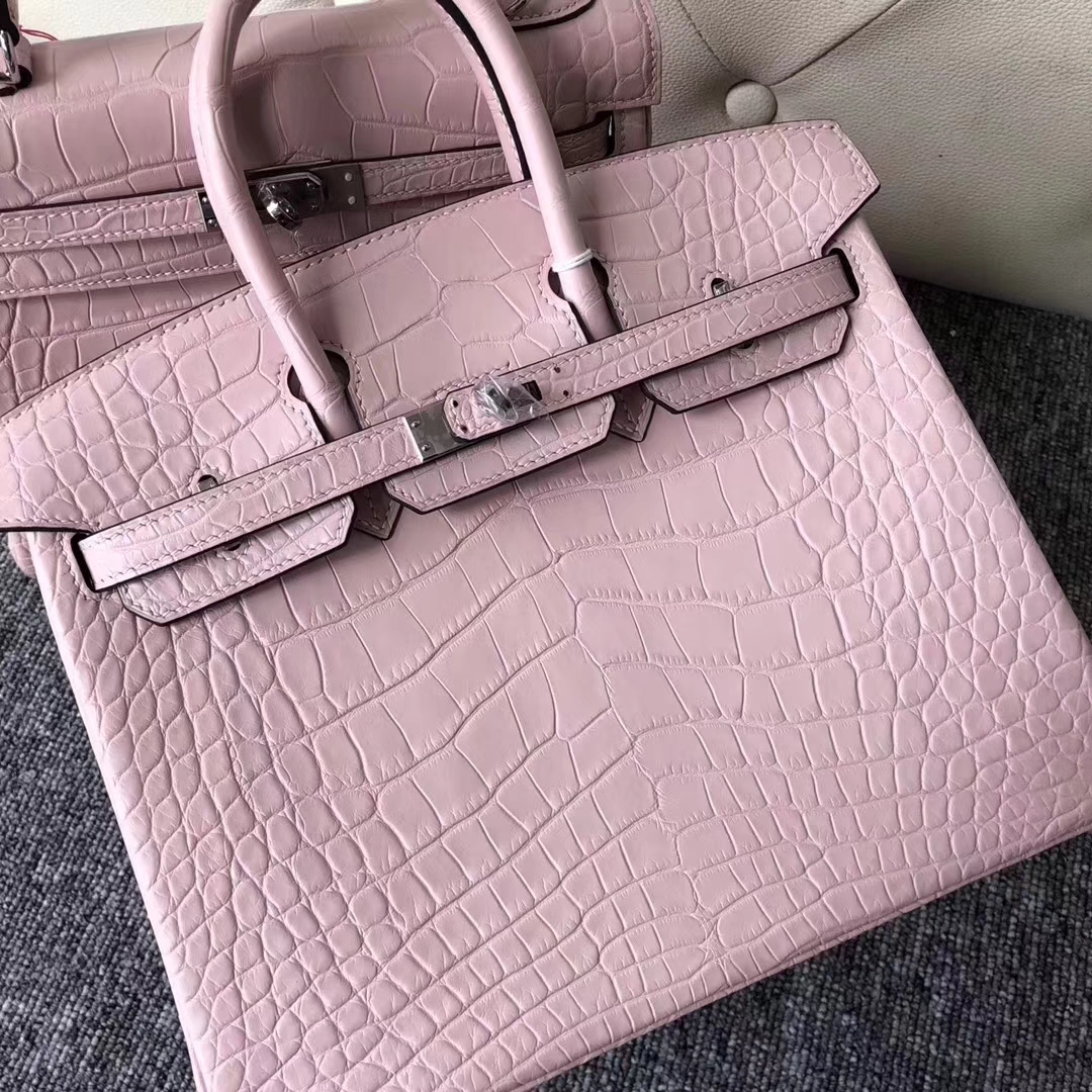 Hermès（爱马仕）Birkin Alligator matt 雾面鳄鱼 芭比粉 银扣 浅浅的粉 小可爱 25cm 现货