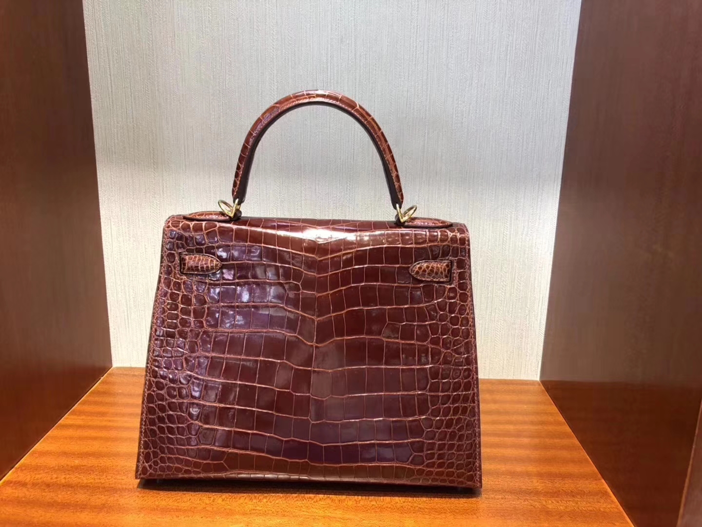 Hermès（爱马仕）Kelly凯莉包 亮面澳洲鳄鱼纹 ck31 蜜糖棕 Miel 金扣 28cm 现货