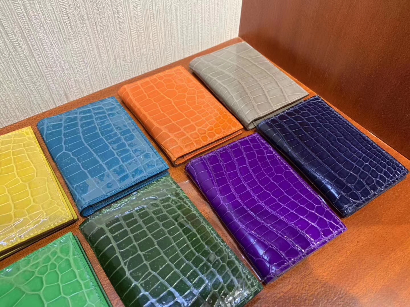 Hermès（爱马仕）新款卡包 亮面鳄鱼 Shiny crocodile 现货