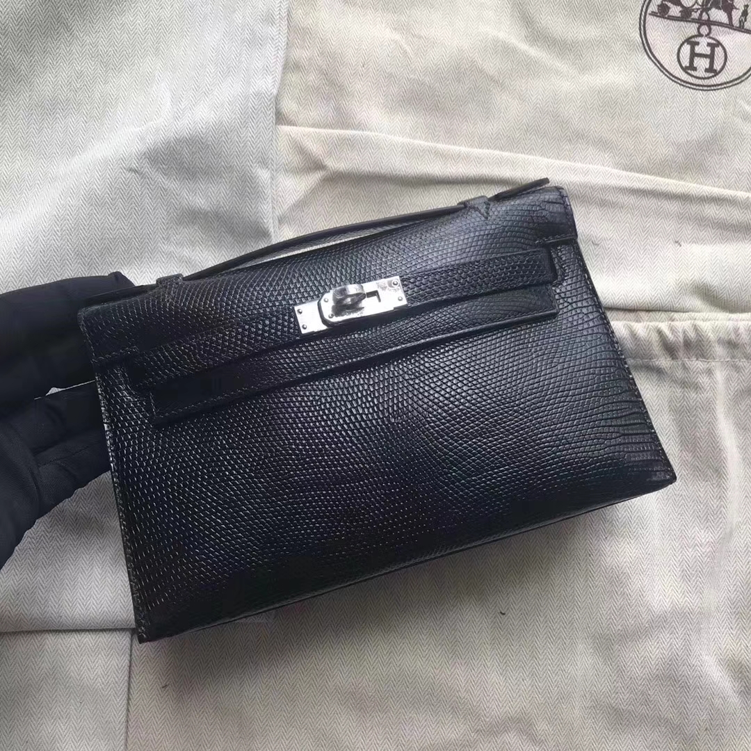 Hermès(爱马仕)Minikelly pochette 22cm Lizard 进口亮面蜥蜴 ck89 黑色 noir 银扣 手拿包 晚宴包-拉尔森鳄鱼皮具定制 - 爱马仕包包官网 Hermès(爱马仕)Minikelly pochette 22cm Lizard 进口亮面蜥蜴 ck89 黑色 noir 银扣 手拿包 晚宴包