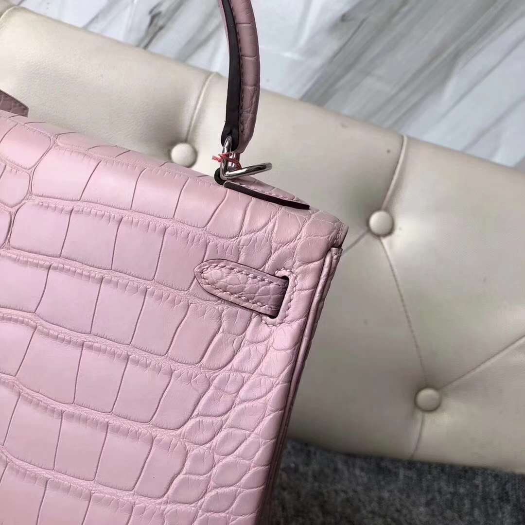 Hermès（爱马仕）Kelly 凯莉包 Alligator matt 雾面鳄鱼 芭比粉 银扣 浅浅的粉 小可爱 25cm现货