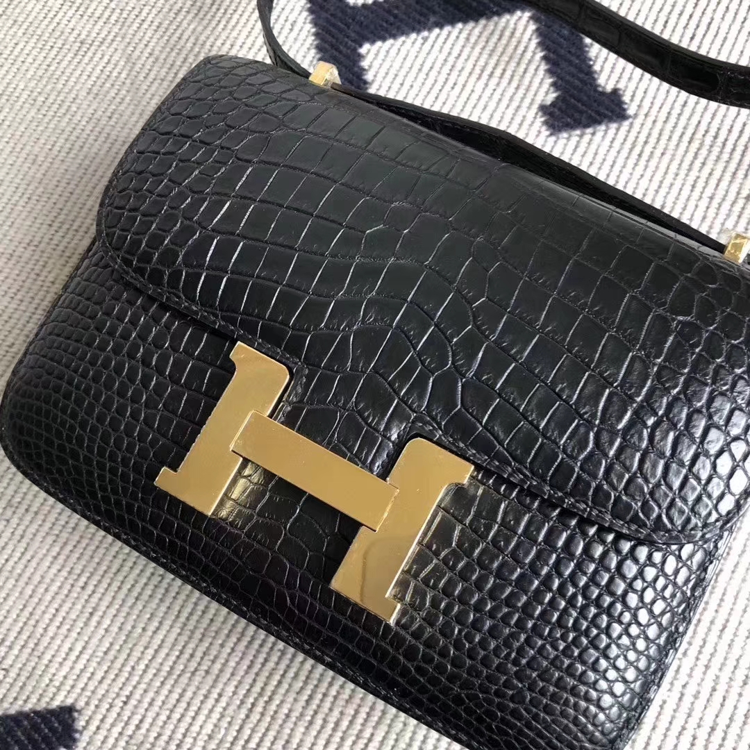Hermès（爱马仕）Constance 空姐包 雾面方块 美洲鳄鱼 CK89黑色 Noir 完美品相 金扣 19cm 现货