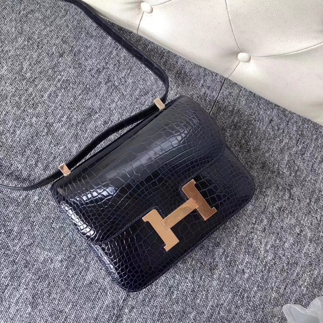Hermès（爱马仕）Constance 空姐包 Alligator shiny 亮面鳄鱼 2Z 午夜蓝 玫瑰金 Rose gold 24cm