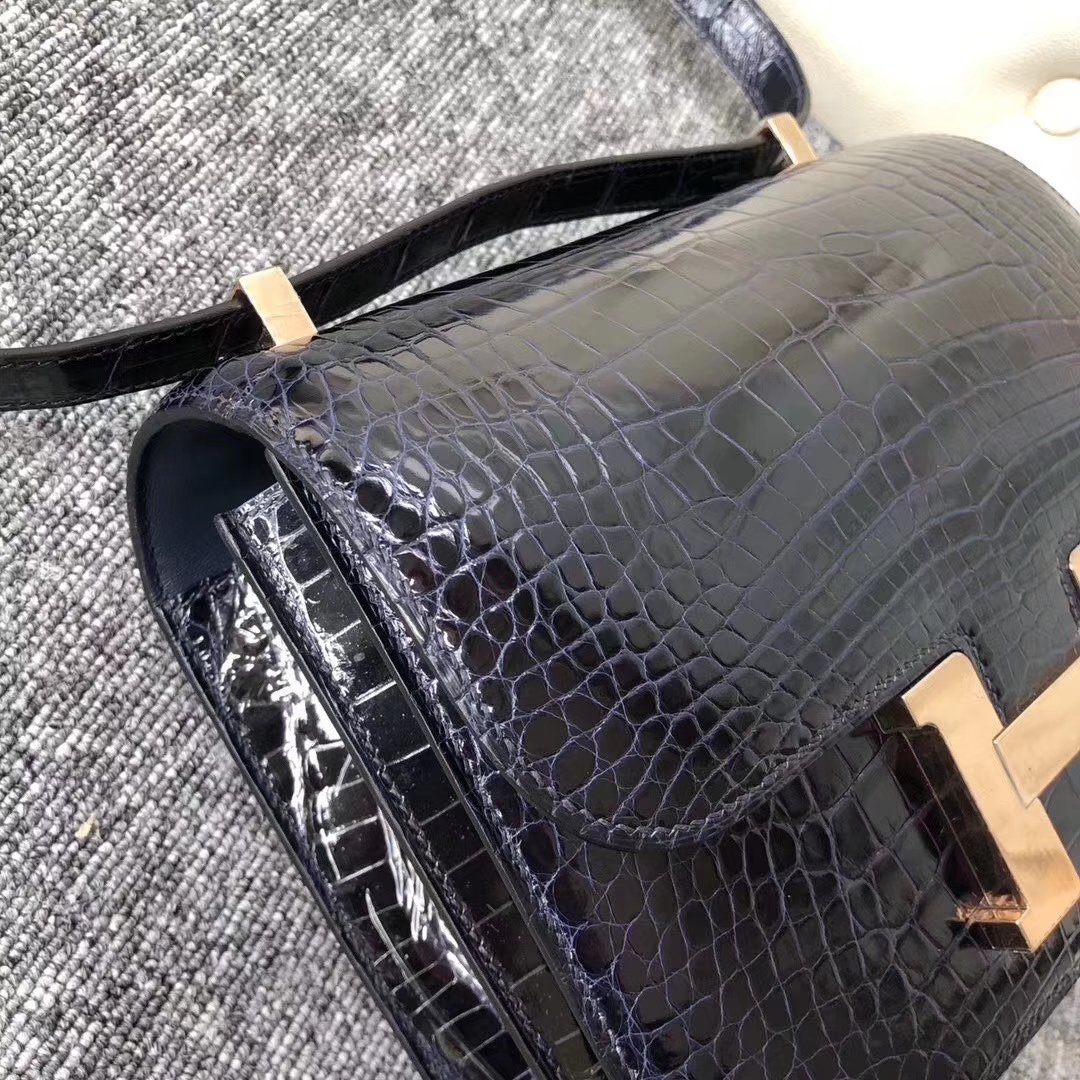 Hermès（爱马仕）Constance 空姐包 Alligator shiny 亮面鳄鱼 2Z 午夜蓝 玫瑰金 Rose gold 24cm