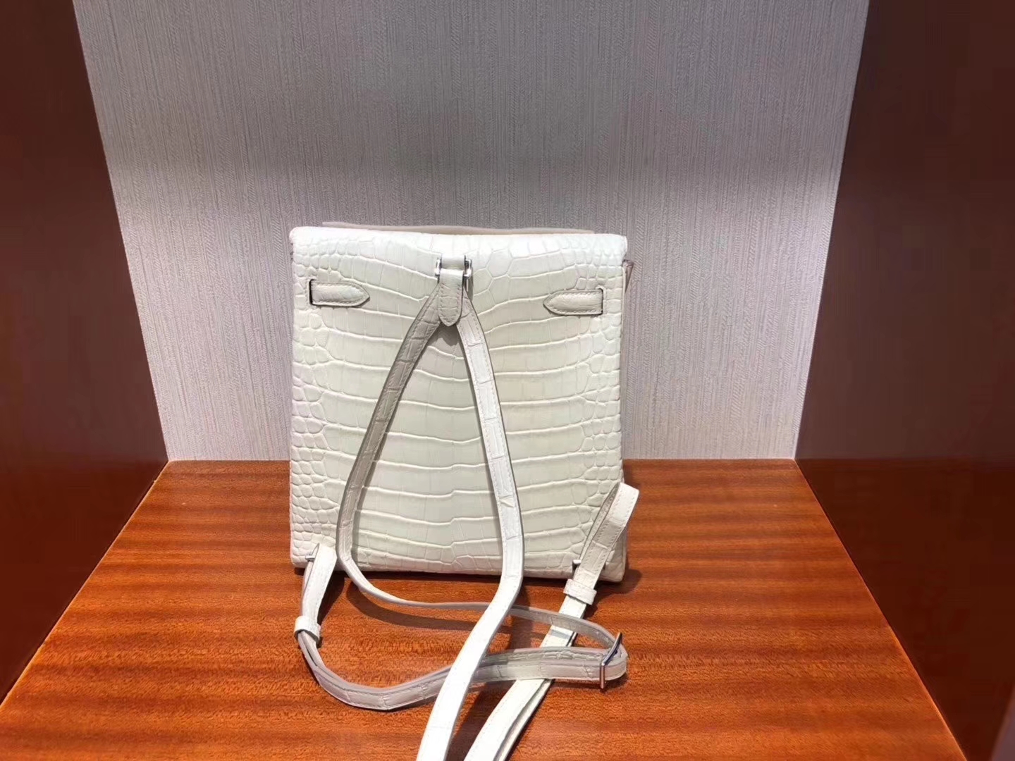 Hermès（爱马仕）kelly ado 双肩包 Alligator matt 8L 奶油白 Beton 银扣 22cm
