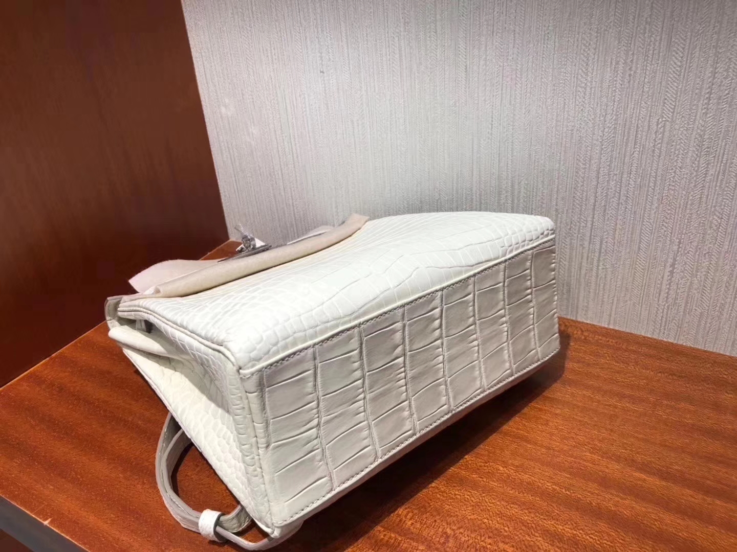Hermès（爱马仕）kelly ado 双肩包 Alligator matt 8L 奶油白 Beton 银扣 22cm