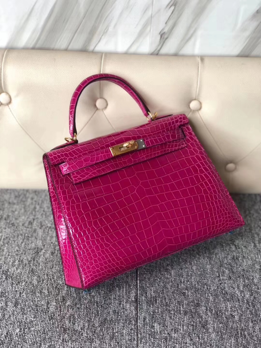 Hermès（爱马仕）Kelly 凯莉包 Porosus shiny 亮面澳洲湾鳄J5 天方夜谭粉紫 金扣 28cm