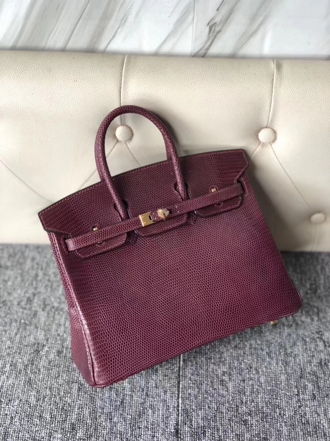 Hermès(爱马仕)Birkin 铂金包 Lizard 进口亮面蜥蜴 ck57 波尔多酒红 金扣 25cm 现货-拉尔森鳄鱼皮具定制 - 爱马仕包包官网 Hermès(爱马仕)Birkin 铂金包 Lizard 进口亮面蜥蜴 ck57 波尔多酒红 金扣 25cm 现货