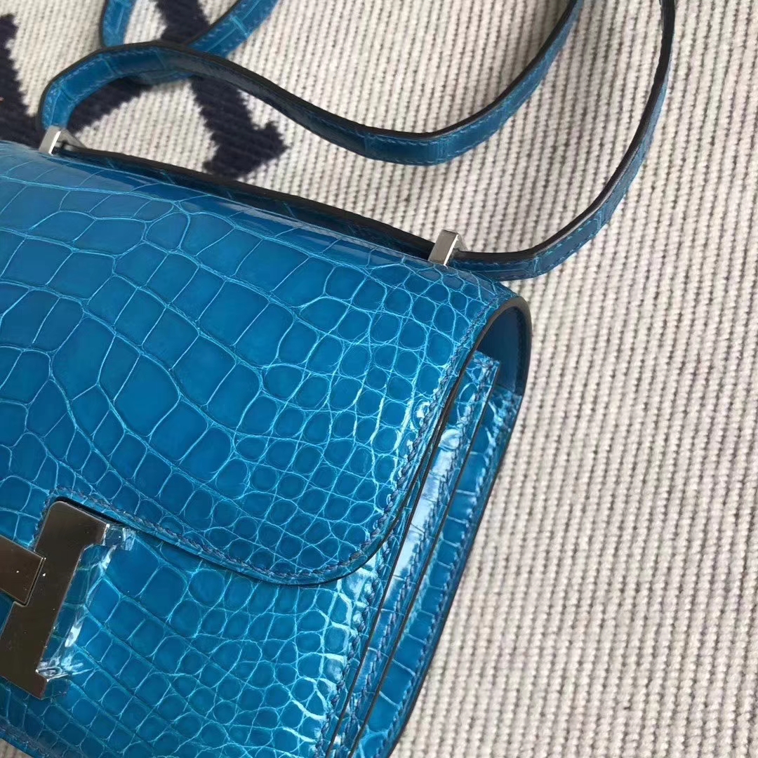 Hermès（爱马仕）Constance 空姐包 亮面方块 美洲鳄鱼 7W伊兹密尔蓝 Blue izmir 完美品相 银扣 19cm