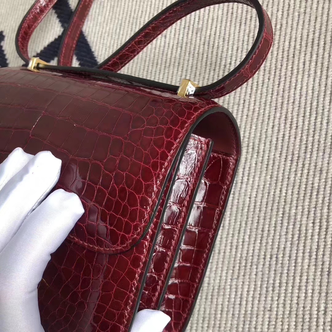 Hermès（爱马仕）Constance 空姐包 亮面方块 美洲鳄鱼 F5勃艮第酒红 Bourgogne 完美品相 金扣 19cm 现货