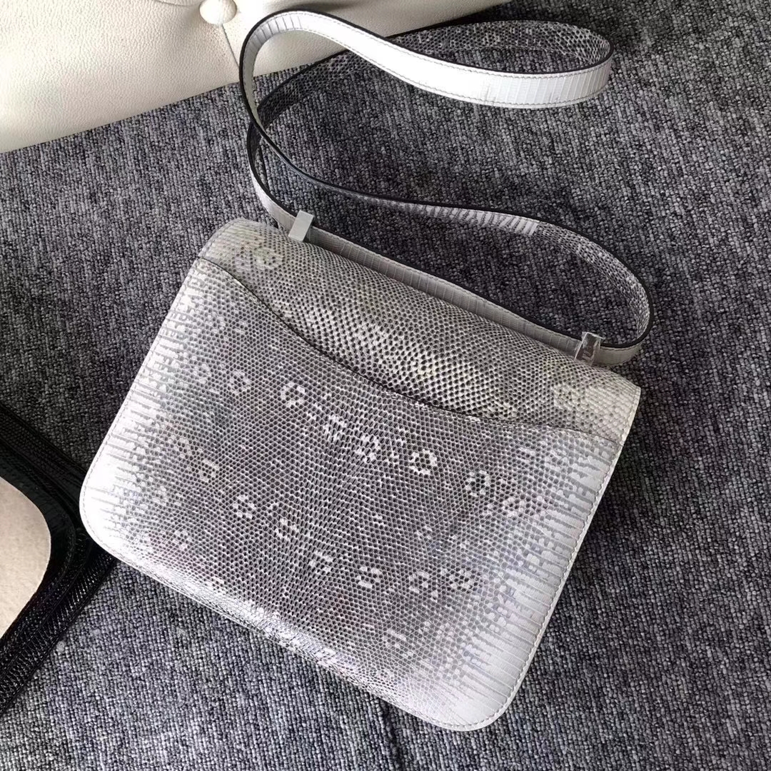 Hermès（爱马仕）Constance 空姐包 izard 进口亮面蜥蜴 01 原色 小喜马拉雅色 银扣 24cm