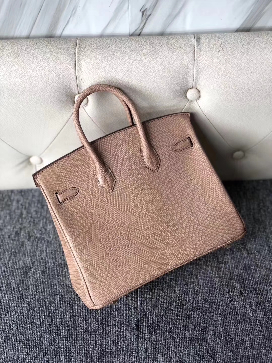 Hermès（爱马仕）Birkin 铂金包 Lizard 进口亮面蜥蜴  奶茶色  金扣 25cm 现货