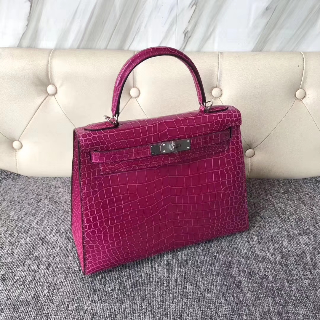 Hermès(爱马仕)Kelly 凯莉包 Porosus shiny 亮面澳洲湾鳄J5 天方夜谭粉紫 银扣 28cm-拉尔森鳄鱼皮具定制 - 爱马仕包包官网 Hermès(爱马仕)Kelly 凯莉包 Porosus shiny 亮面澳洲湾鳄J5 天方夜谭粉紫 银扣 28cm