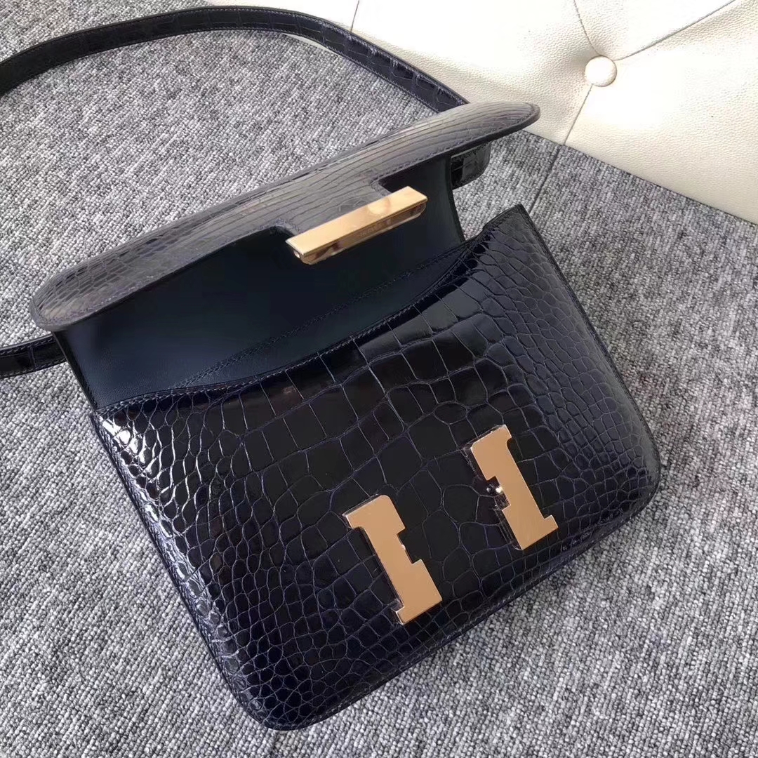 Hermès（爱马仕）Constance 空姐包 Alligator shiny 亮面鳄鱼 2Z 午夜蓝 玫瑰金 Rose gold 24cm