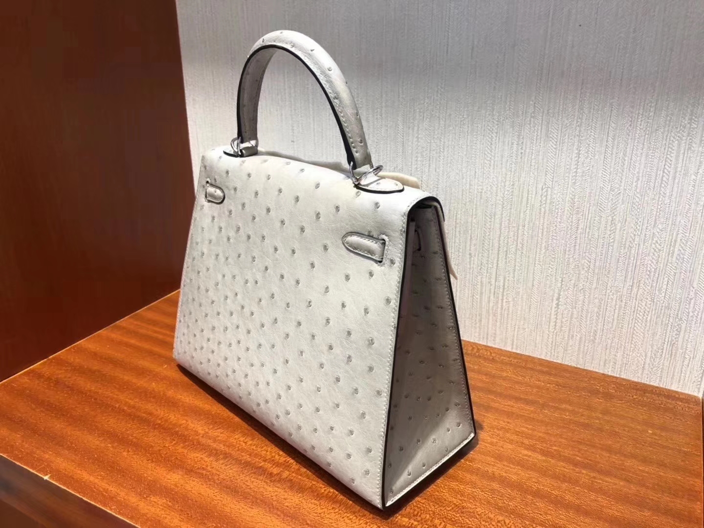 Hermès（爱马仕）Kelly 凯莉包 Ostrich kk鸵鸟 冰川灰 银扣 小可爱 25cm 现货