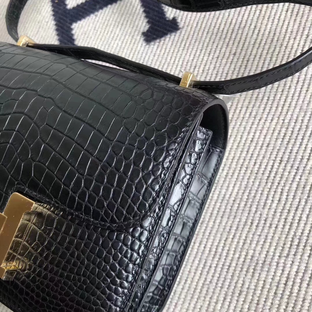 Hermès（爱马仕）Constance 空姐包 雾面方块 美洲鳄鱼 CK89黑色 Noir 完美品相 金扣 19cm 现货