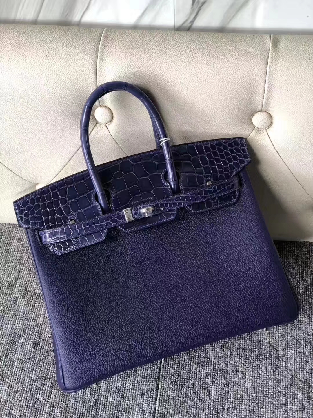 Hermès(爱马仕)Birkin 铂金包 M3 墨水蓝墨水蓝鳄鱼 银扣 定制款 25cm-拉尔森鳄鱼皮具定制 - 爱马仕包包官网 Hermès(爱马仕)Birkin 铂金包 M3 墨水蓝墨水蓝鳄鱼 银扣 定制款 25cm