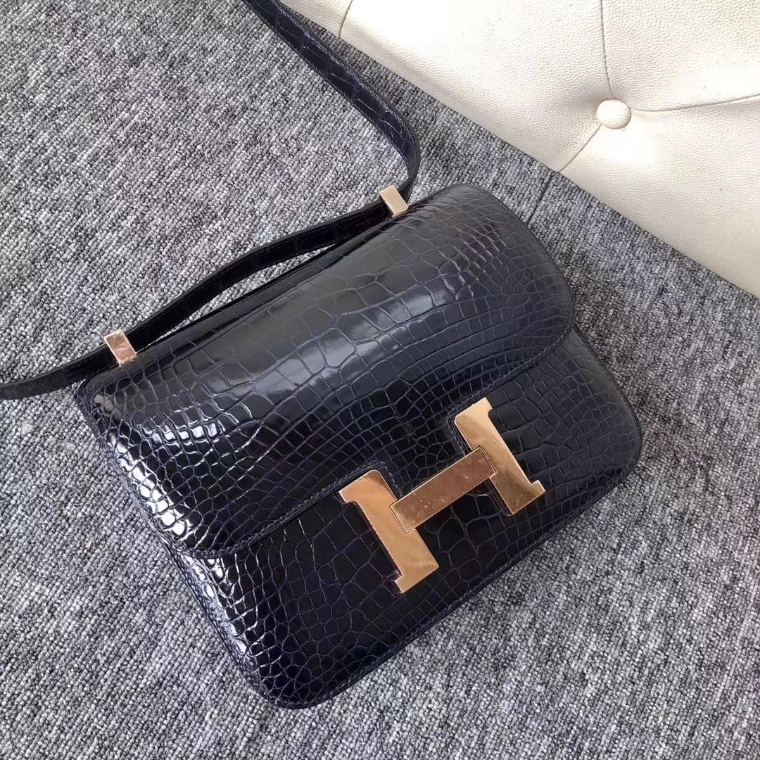 Hermès（爱马仕）Constance 空姐包 Alligator shiny 亮面鳄鱼 2Z 午夜蓝 玫瑰金 Rose gold 24cm