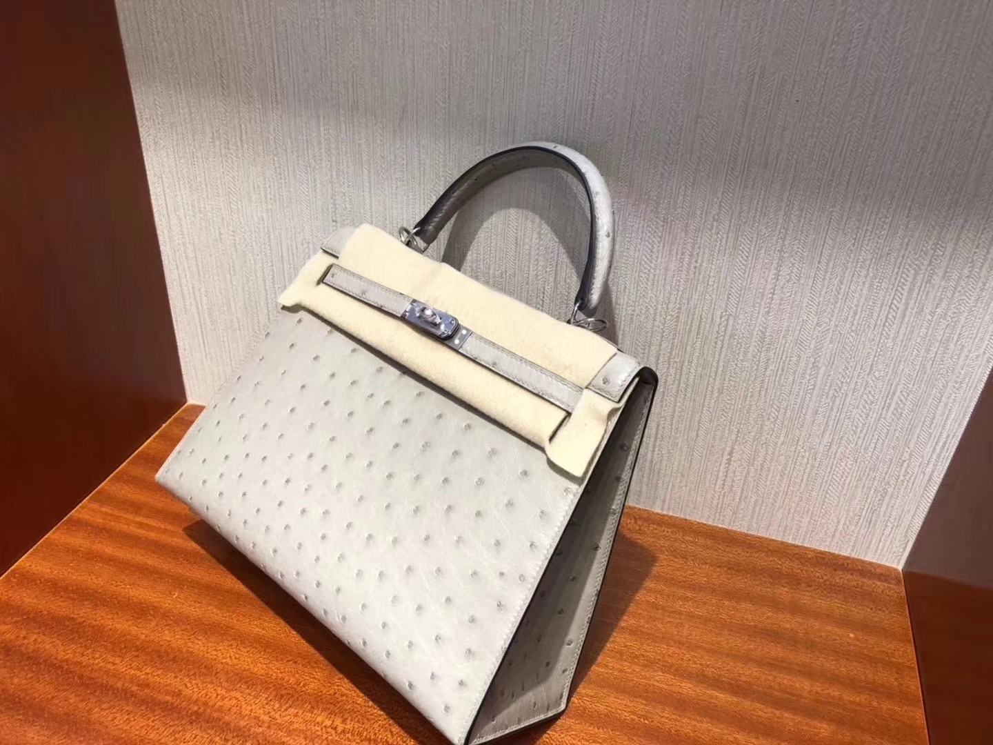 Hermès（爱马仕）Kelly 凯莉包 Ostrich kk鸵鸟 冰川灰 银扣 小可爱 25cm 现货