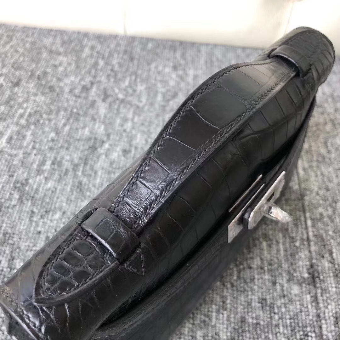 Hermès(爱马仕)Minikelly pochette 雾面鳄鱼 ck89 黑色 noir 银扣 手拿包 晚宴包 22cm-拉尔森鳄鱼皮具定制 - 爱马仕包包官网 Hermès(爱马仕)Minikelly pochette 雾面鳄鱼 ck89 黑色 noir 银扣 手拿包 晚宴包 22cm