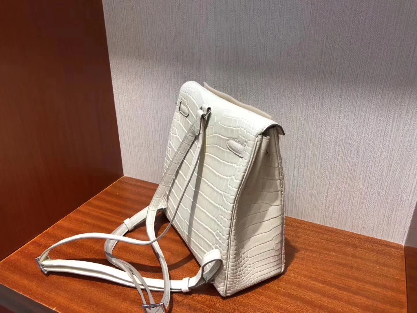 Hermès（爱马仕）kelly ado 双肩包 Alligator matt 8L 奶油白 Beton 银扣 22cm