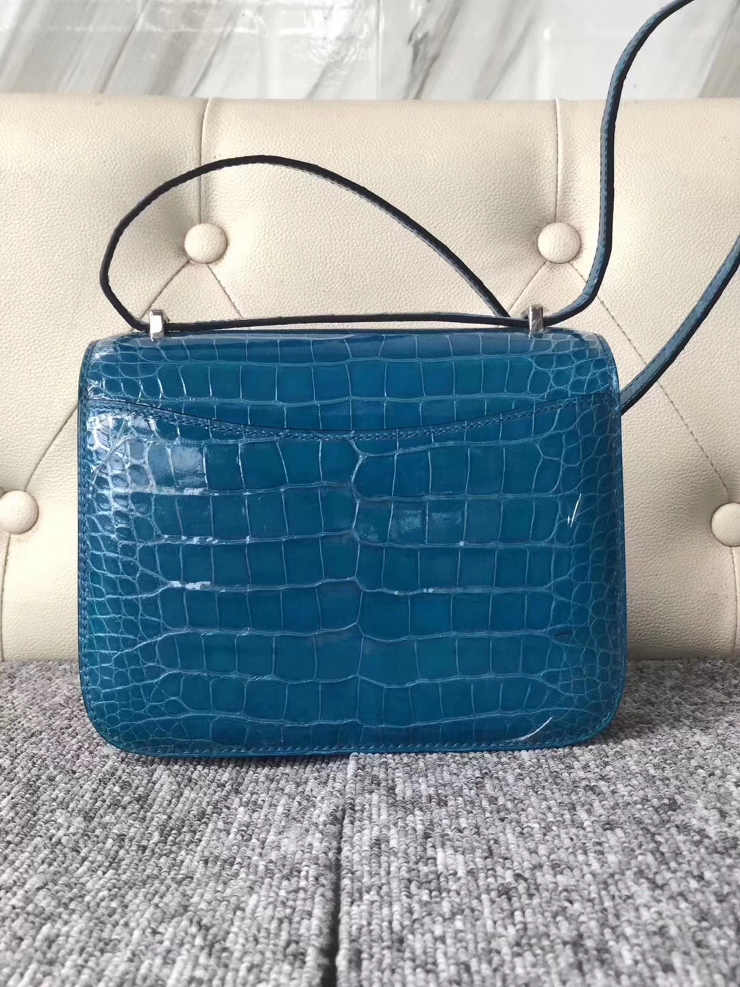 Hermès（爱马仕）Constance 空姐包 Alligator shiny 亮面鳄鱼 7w 伊兹密尔蓝 银扣 18cm