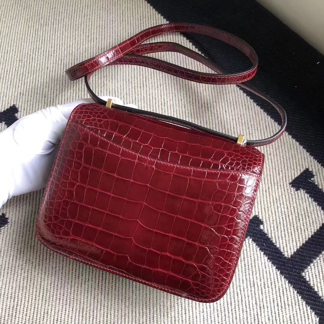 Hermès（爱马仕）Constance 空姐包 亮面方块 美洲鳄鱼 F5勃艮第酒红 Bourgogne 完美品相 金扣 19cm 现货