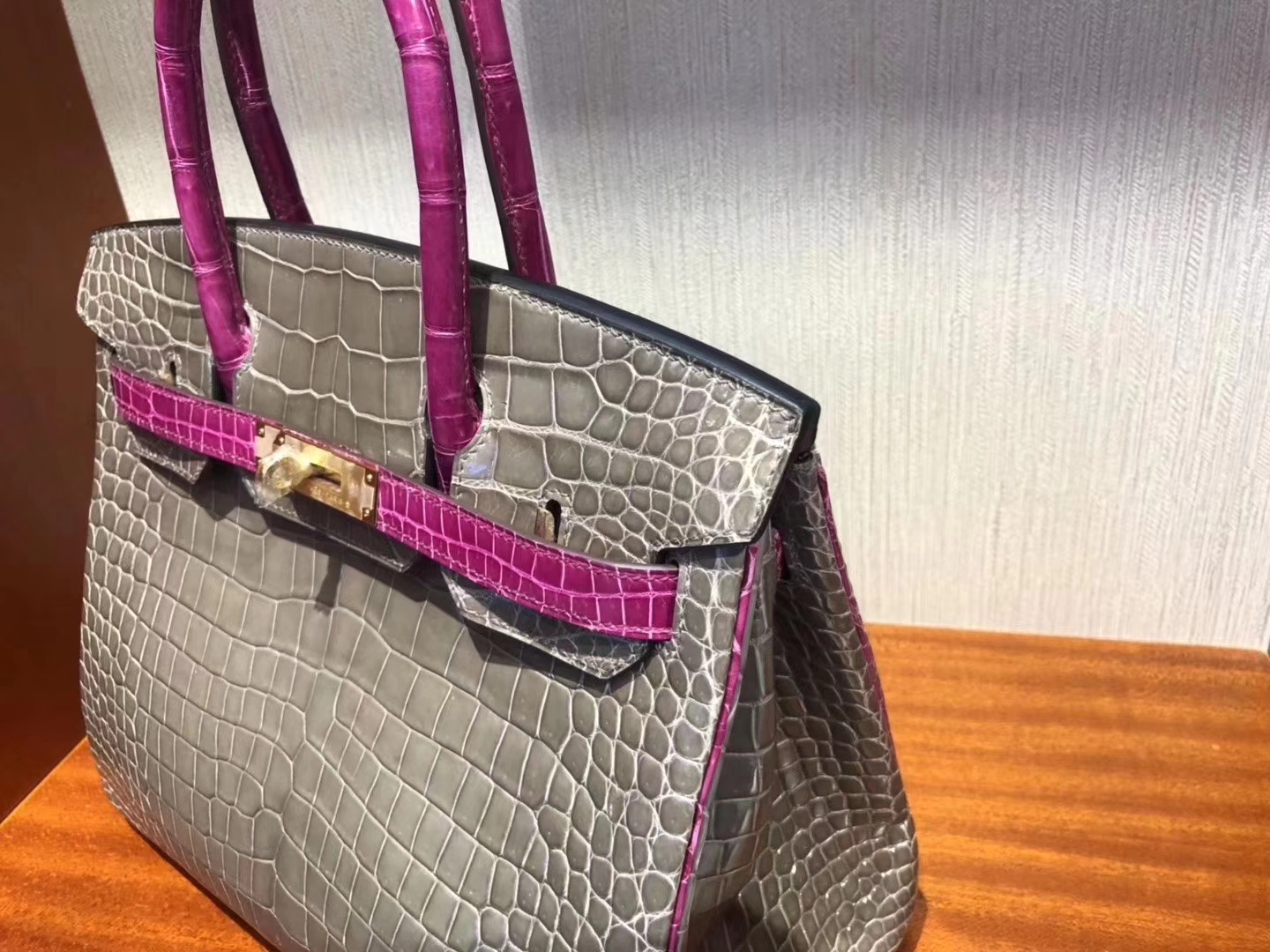 Hermès（爱马仕）Birkin 铂金包 亮面澳洲鳄鱼 ck81 斑鸠灰 拼 J5 天方夜谭粉紫 金扣 马蹄印 30cm 现货