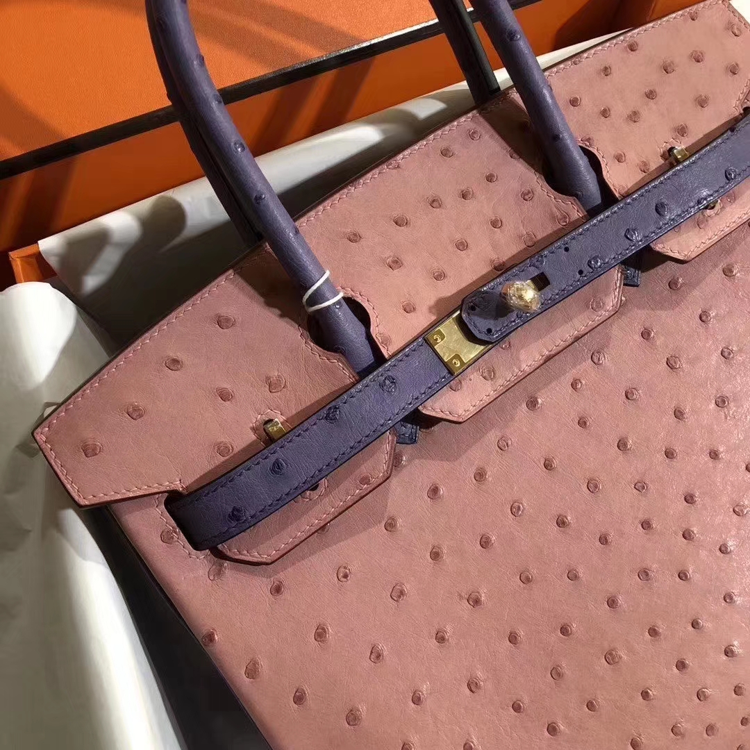 Hermès(爱马仕)Birkin 铂金包 30cm Ostrich kk 鸵鸟 cc94陶瓷粉明+蓝色 金扣 马蹄印-拉尔森鳄鱼皮具定制 - 爱马仕包包官网 Hermès(爱马仕)Birkin 铂金包 30cm Ostrich kk 鸵鸟 cc94陶瓷粉明+蓝色 金扣 马蹄印