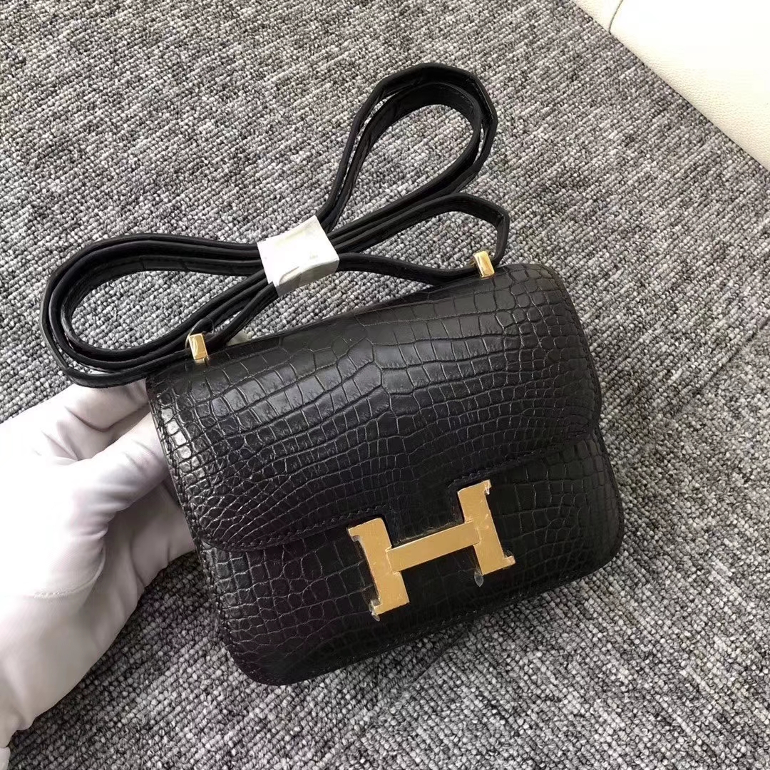 Hermès（爱马仕）Mimi Constance 迷你空姐包 雾面框框美洲鳄 ck89黑色蜡线全手工 金扣 14cm