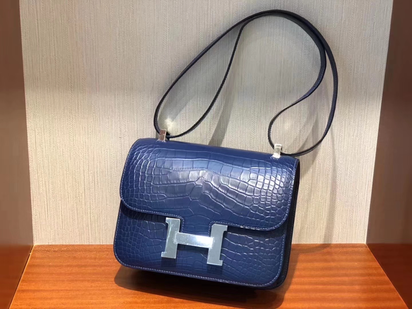 Hermès（爱马仕）Constance 空姐包 Matt crocodile 雾面美洲鳄 明蓝 23cm