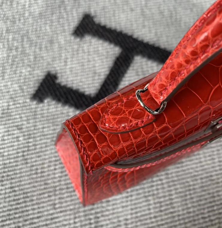 Hermès（爱马仕）Mini Kelly迷你凯莉包 法拉利红 亮面方块 美洲鳄鱼 银扣 2代 现货
