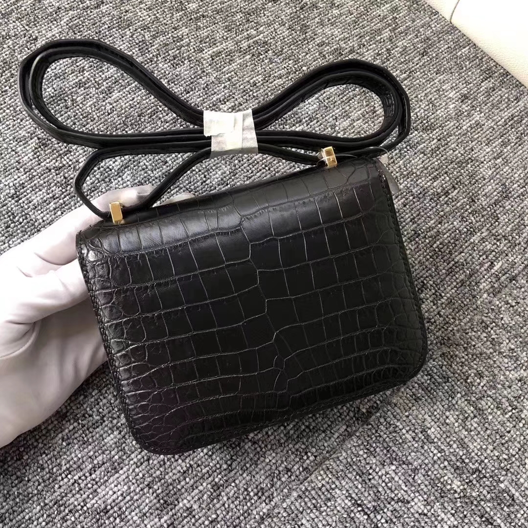 Hermès（爱马仕）Mimi Constance 迷你空姐包 雾面框框美洲鳄 ck89黑色蜡线全手工 金扣 14cm