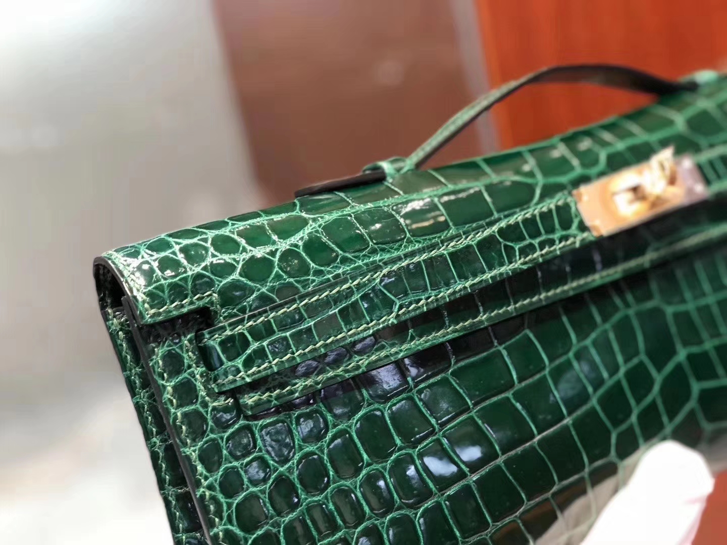 Hermès（爱马仕）Kelly cut Porosus shiny 亮面澳洲湾鳄 ck67 祖母绿 金扣 31cm