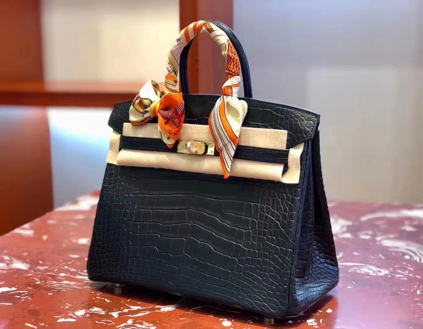 Hermès(爱马仕)Birkin 铂金包 雾面美洲鳄 ck89黑色 蜡线全手工 金扣 25cm-拉尔森鳄鱼皮具定制 - 爱马仕包包官网 Hermès(爱马仕)Birkin 铂金包 雾面美洲鳄 ck89黑色 蜡线全手工 金扣 25cm