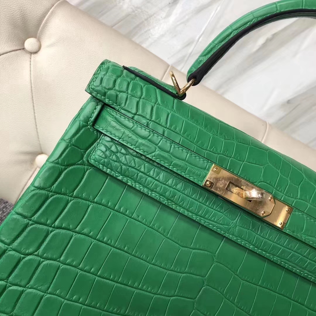Hermès(爱马仕)Kelly 凯莉包 1K竹子绿 雾面两点汨罗鳄 蜡线全手工 金扣 28cm 接受预定-拉尔森鳄鱼皮具定制 - 爱马仕包包官网 Hermès(爱马仕)Kelly 凯莉包 1K竹子绿 雾面两点汨罗鳄 蜡线全手工 金扣 28cm 接受预定