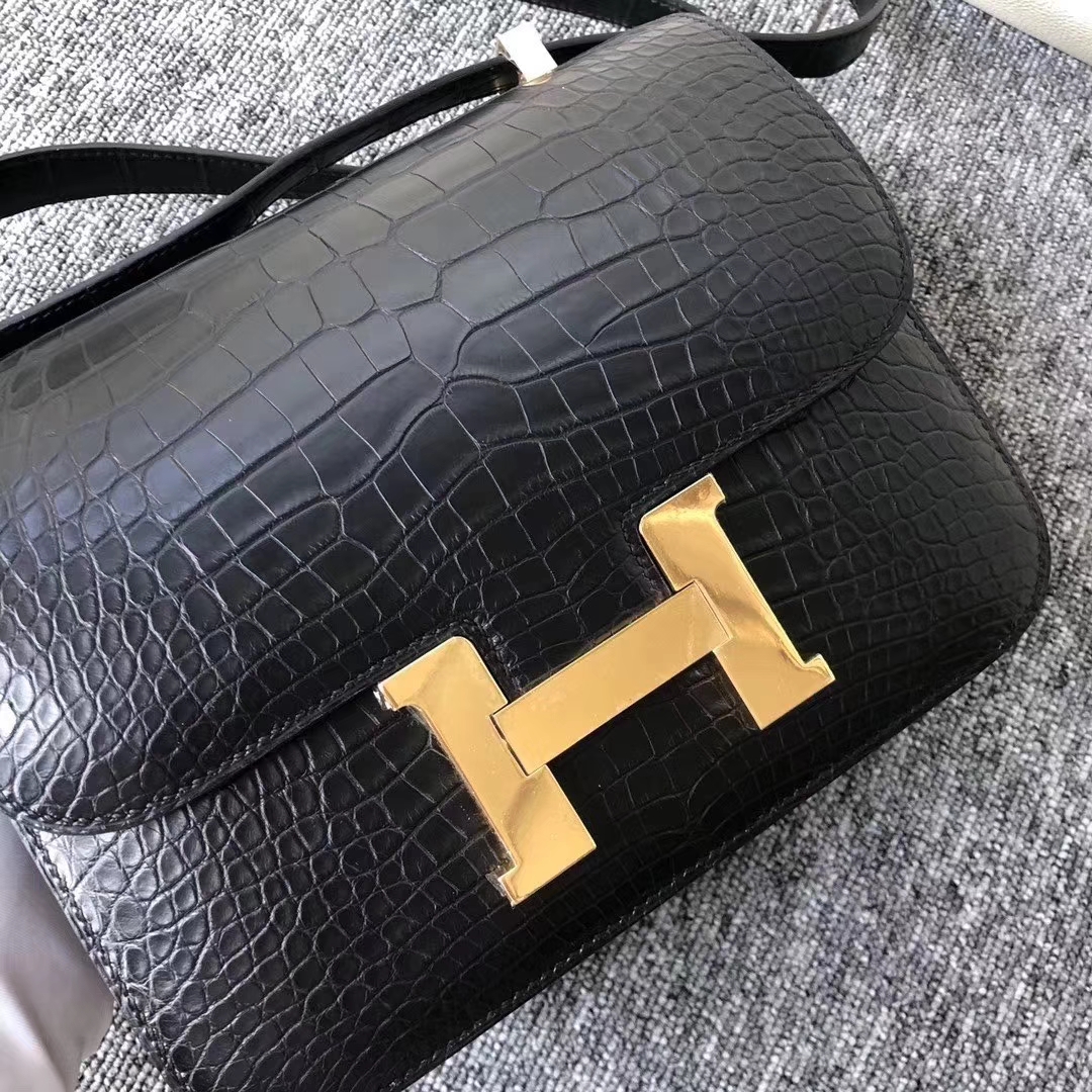 Hermès(爱马仕)Constance 空姐包 雾面框框美洲鳄 ck89黑色 23cm 顶级工艺 接受预定-拉尔森鳄鱼皮具定制 - 爱马仕包包官网 Hermès(爱马仕)Constance 空姐包 雾面框框美洲鳄 ck89黑色 23cm 顶级工艺 接受预定