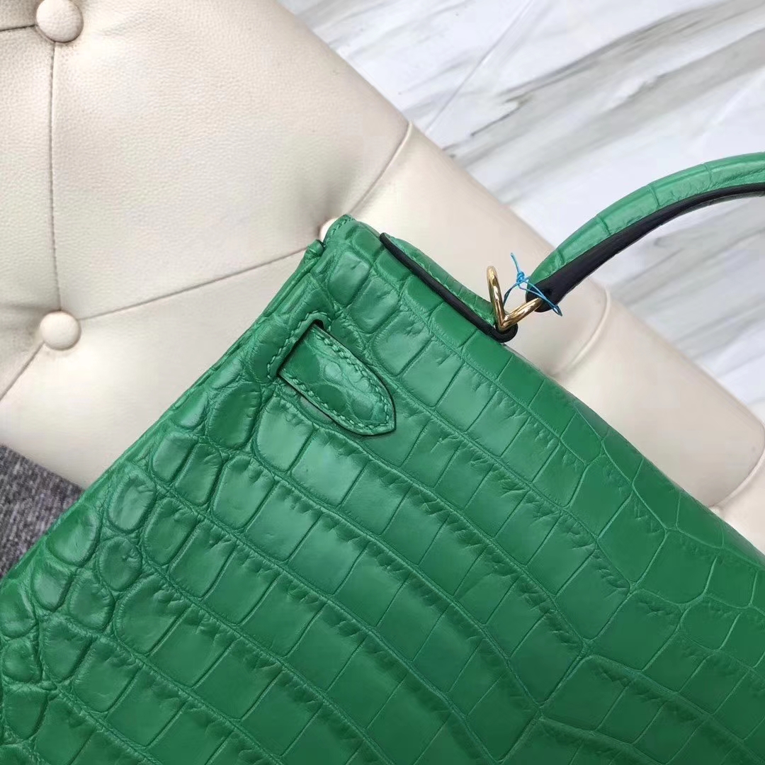 Hermès（爱马仕）Kelly 凯莉包 1K竹子绿 雾面两点汨罗鳄 蜡线全手工 金扣 28cm 接受预定