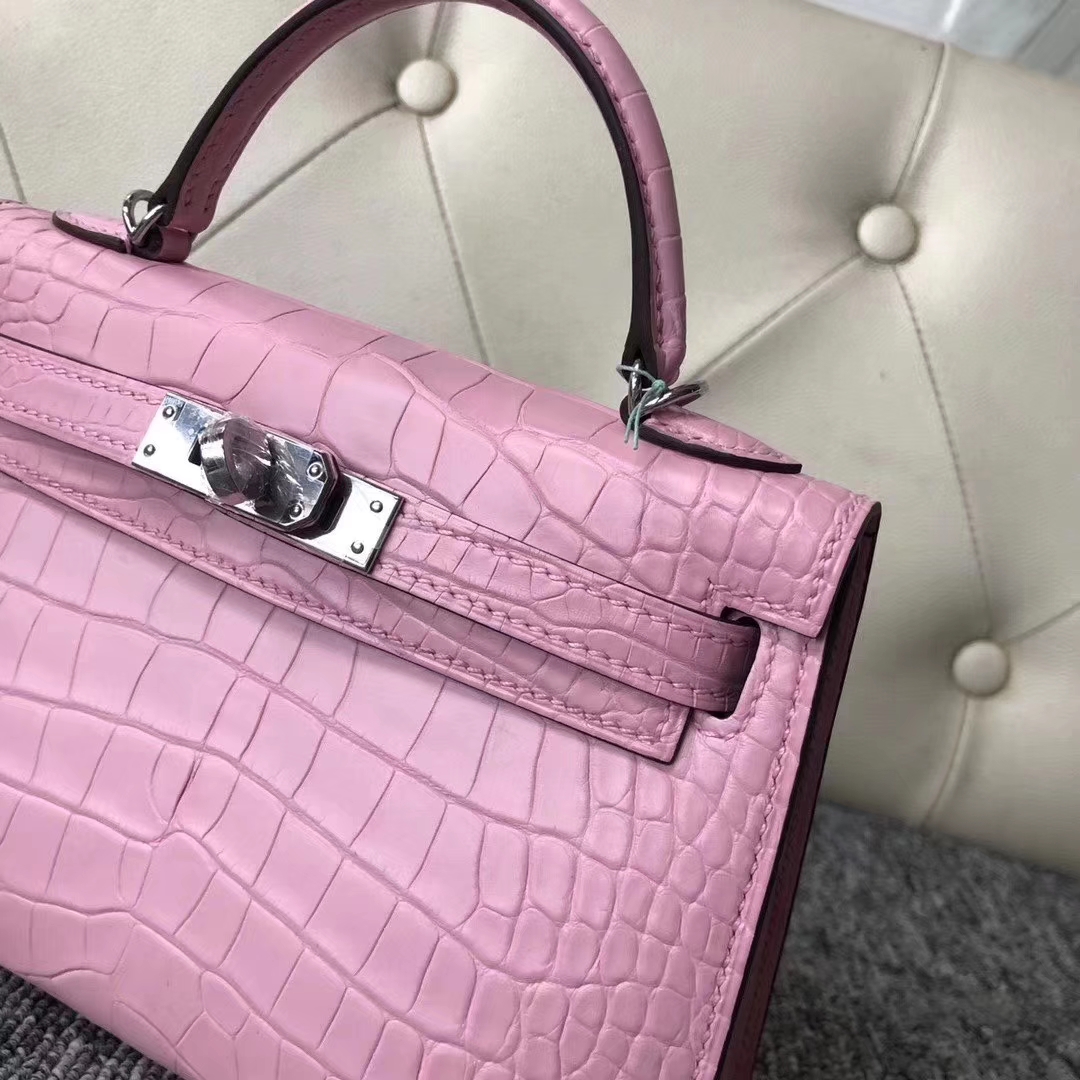 Hermès(爱马仕)Kelly 凯莉包 雾面框框美洲鳄 5P樱花粉 蜡线全手工 银扣 2代 19cm-拉尔森鳄鱼皮具定制 - 爱马仕包包官网 Hermès(爱马仕)Kelly 凯莉包 雾面框框美洲鳄 5P樱花粉 蜡线全手工 银扣 2代 19cm
