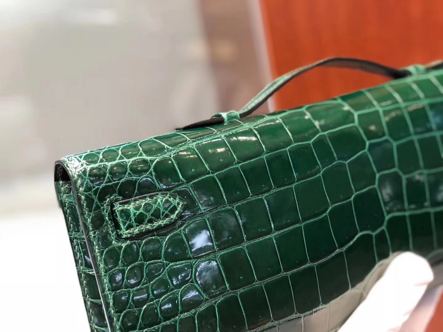 Hermès（爱马仕）Kelly cut Porosus shiny 亮面澳洲湾鳄 ck67 祖母绿 金扣 31cm