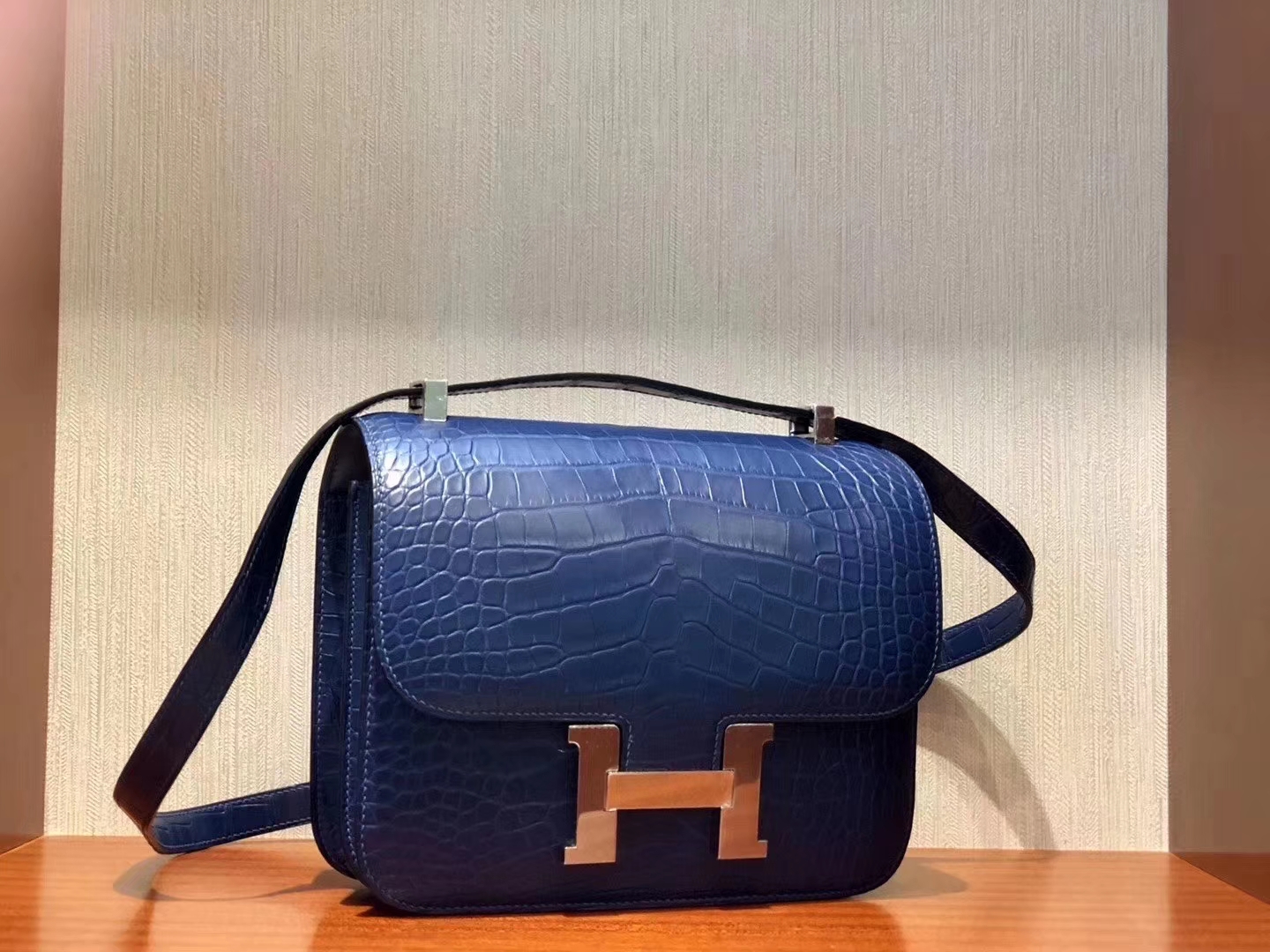Hermès（爱马仕）Constance 空姐包 Matt crocodile 雾面美洲鳄 明蓝 23cm